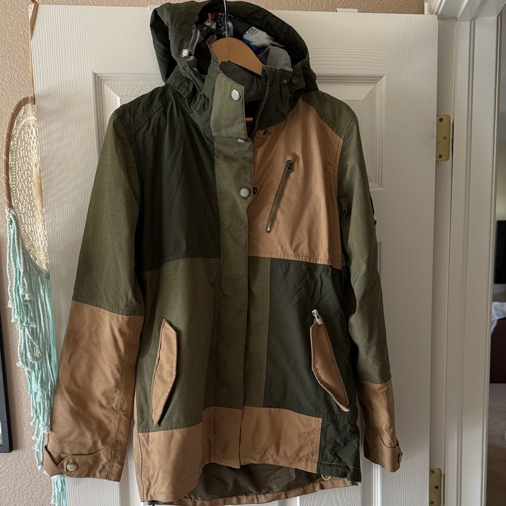 Roxy ski/snowboard Green and Tan Hooded Jacket